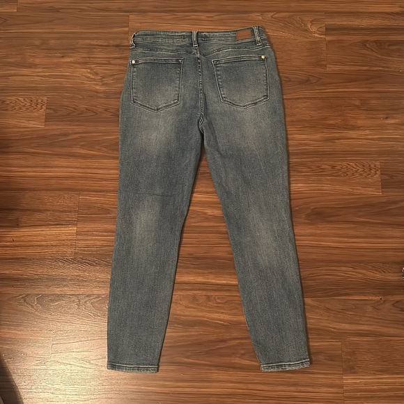 Judy Blue 88262 Light Wash High Waist Relaxed Fit Jeans Size 11/30 - Picture 6 of 7